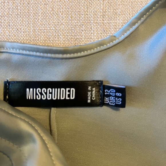 MISSGUIDED GREEN SILK CORSET GOING OUT TOP SIZE 12 - Picture 2 of 3